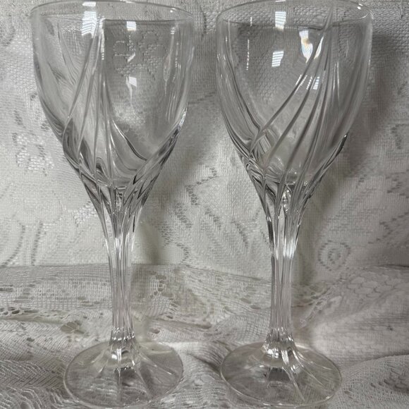 LENOX Debut Platinum Wine Glass - Set of 2, Platinum Trim, Swirl Design On Bowl - Picture 1 of 5